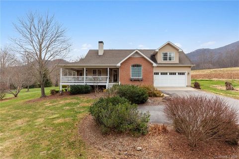 2304 Crymes Cove Road sold home in The Meadow, Waynesville, NC