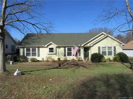 8001 Glencannon Drive