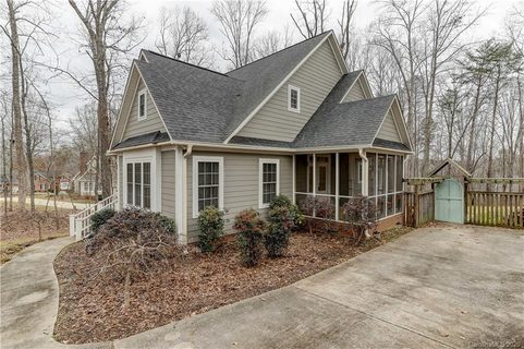 1885 Rain Forest Drive