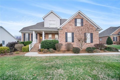 129 Fox Den Circle sold home in Fox Den Country Club, Statesville, NC