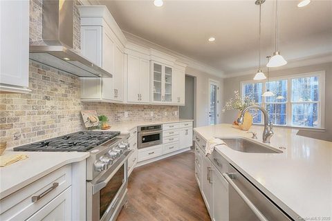 123 Crooked Branch Way