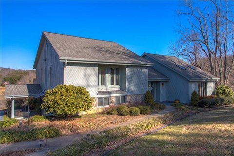 2734 Lakeview Drive