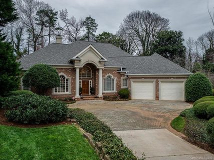 332 S Canterbury Road sold home in Canterbury Hill, Charlotte, NC