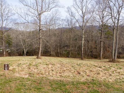 55 Wandering Oaks Way
