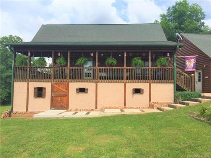 557 Emerald Parkway