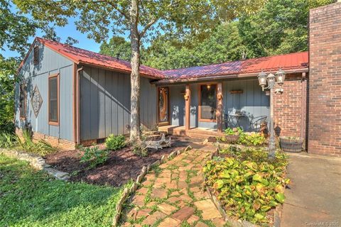 70 Knoll Ridge Drive
