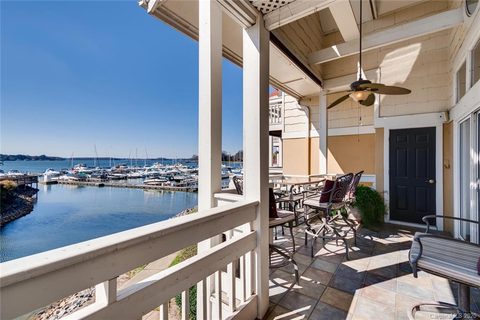18015 Kings Point Drive sold home in Kings Point Marina, Cornelius, NC