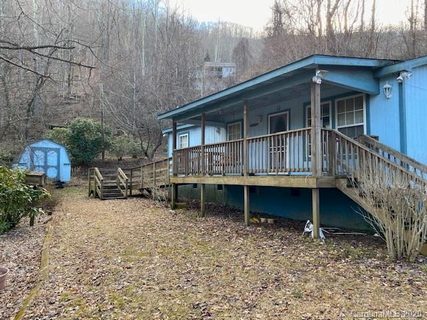 925 Apple Creek Road