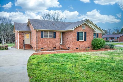 3510 Bluegrass Lane sold home in Farm Pond Acres, Rock Hill, SC