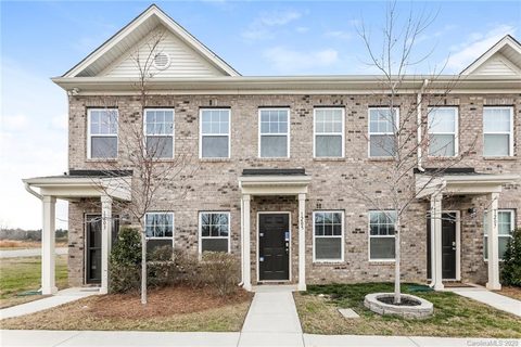 1205 Skywatch Lane