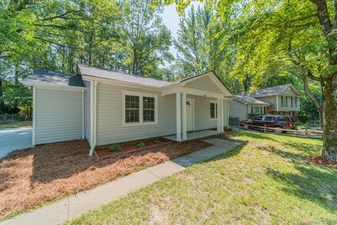 2814 Meadowcliff Drive sold home in Milton Acres, Charlotte, NC