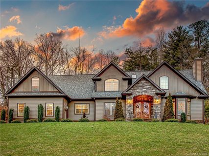 2 Fairway View Drive sold home in Fairway View Estates, Weaverville, NC