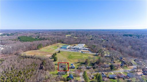 708 Old Farm Road