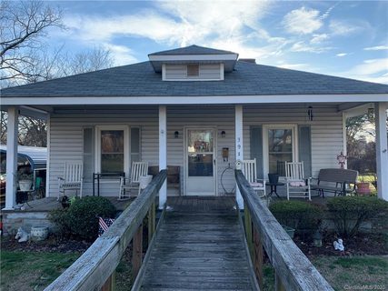 391 Woodlawn Street sold home in Goshen Woods, Belmont, NC