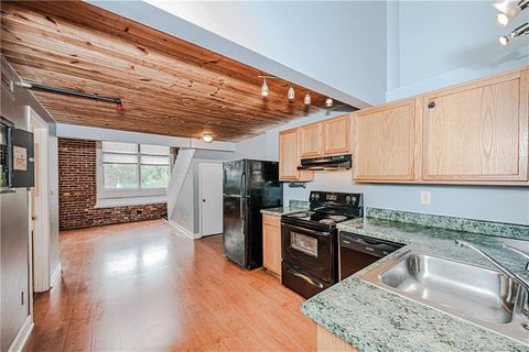 201 S Hoskins Road 111 sold home in Foxridge, Charlotte, NC