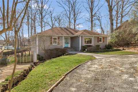 1528 Lumarka Drive
