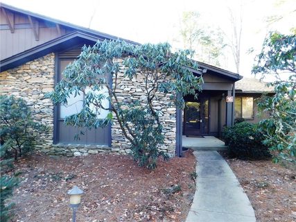 82 Laurelwood Circle 16 sold condo in Laurelwood, Hendersonville, NC