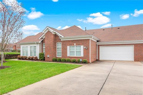 2134 N Castle Court sold townhome in St Andrews, Matthews, NC