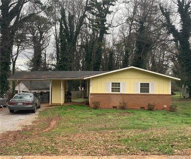 2812 Ravencroft Drive
