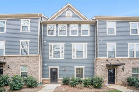 1309 Queen Lyon Court sold townhome in Morningside Mews, Charlotte, NC
