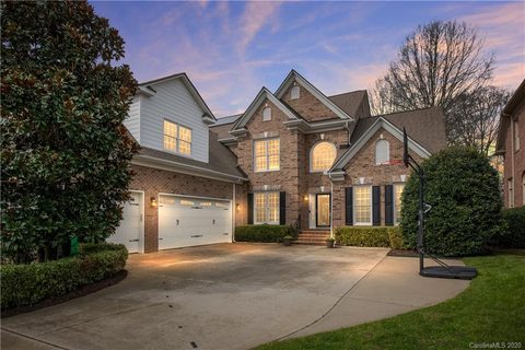 11905 James Richard Drive sold home in Vanderbilt At Providence, Charlotte, NC