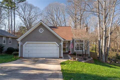 7407 Hubbard Woods Road sold home in Hubbard Woods, Charlotte, NC