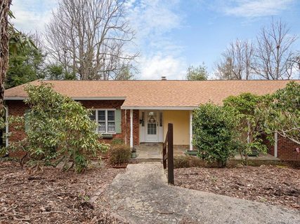 101 Deerwood Lane sold home in Fleetwood Estates, Hendersonville, NC