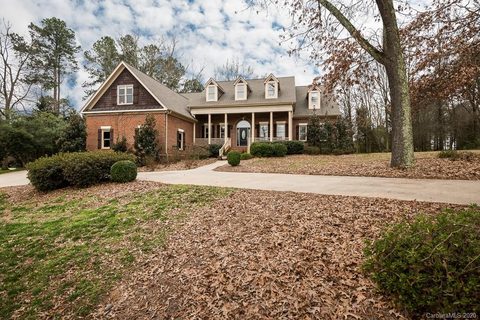 1004 Chamberleyne Way