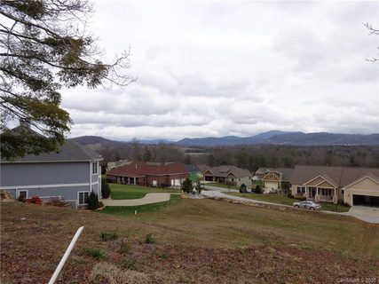 135 Iron Gate Court sold home in Blacksmith Run, Hendersonville, NC