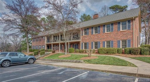 817 Jamestown Drive 2 sold home in Jamestown, Gastonia, NC