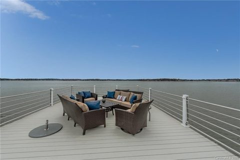 17118 Island View Drive sold home in Lake Norman Island, Cornelius, NC