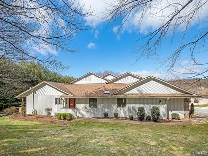 143 Deerlake Drive
