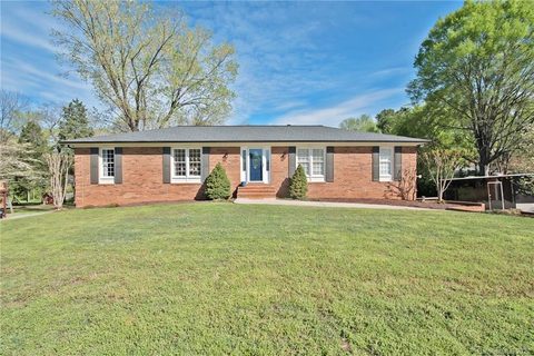 2672 Woodcrest Drive