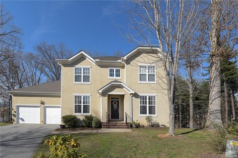 3 Hoolet Court
