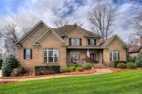 5677 Lake Wylie Road sold home in Sunset Ridge, Lake Wylie, SC