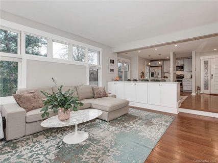 Previously sold for $305,000