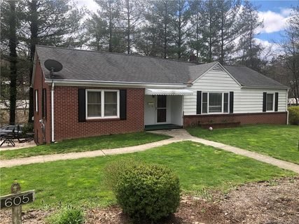 605 English Road