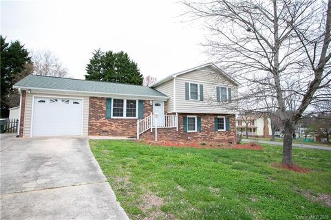 1202 Candlewood Drive sold home in Laurel Woods, Gastonia, NC