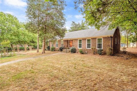 8205 Tifton Road sold home in Innisfree, Charlotte, NC