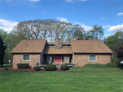 1918 Fairway Drive sold home in Fairway Acres, Newton, NC