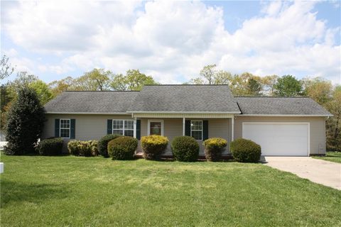 232 Maplewood Lane sold home in Lynnbrook, Taylorsville, NC