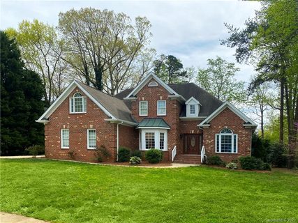 21612 Scottcrest Circle