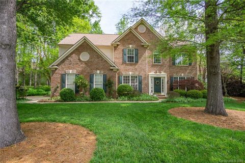 10833 Kenderly Court sold home in Wynridge Estates, Charlotte, NC