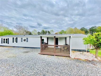 1993 Cape Hickory Cutoff Road sold manufactured home in Spring Meadows, Hickory, NC
