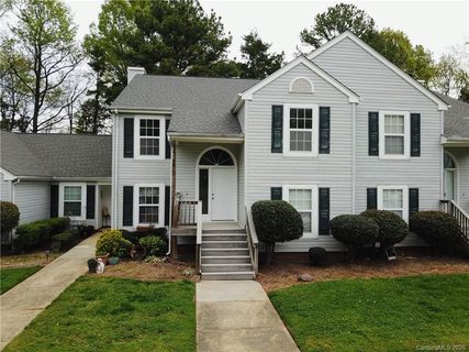 1586 Hunt Club Court