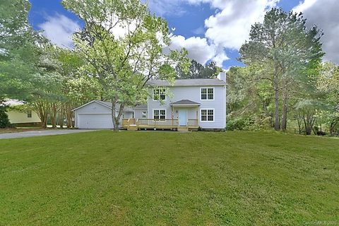 911 Idlewild Drive