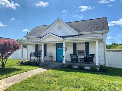 704 Brook Street sold home in Cottonwood, Belmont, NC