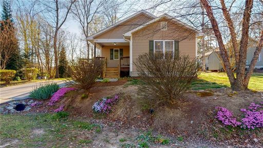82 Victoria Spring Drive sold home in Three Seeds, Flat Rock, NC
