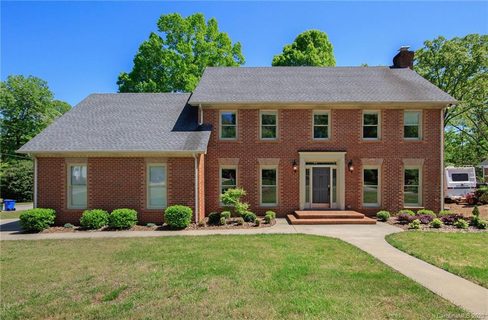 1095 Eagle Drive