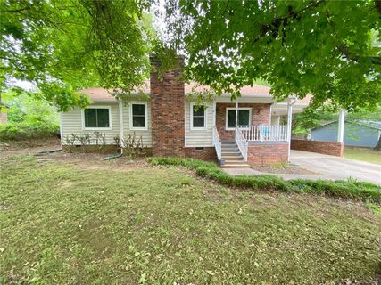1746 Magnum Road